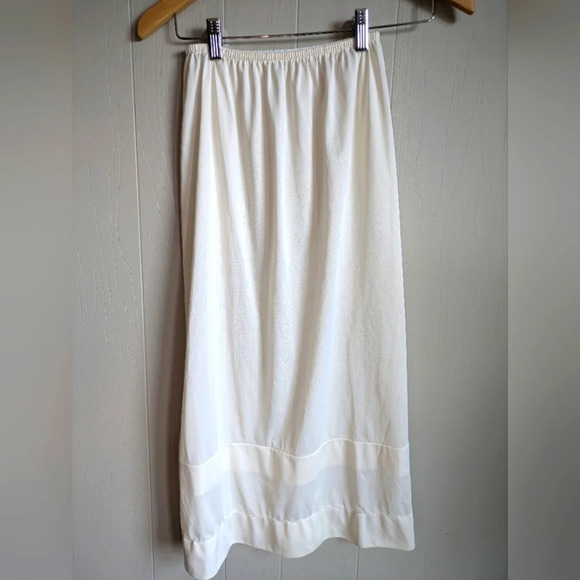 berkliff Dresses & Skirts - Berkliff Half Slip in White size Small Vintage Office Skirt